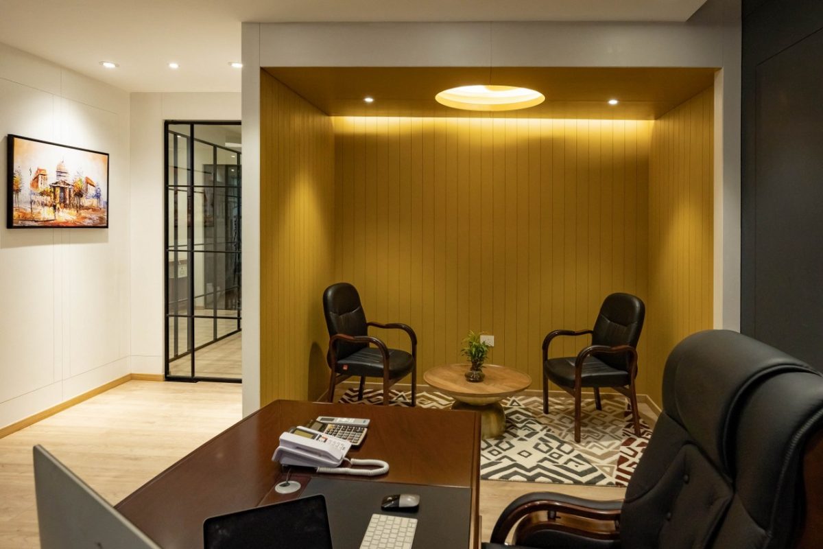 The Design of the Office Interior Envisions a Relaxed Ambience | B and ...