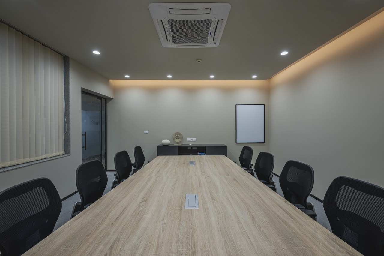 This Office Interior Design Makes Every Visitor Feel Good | Studio ...