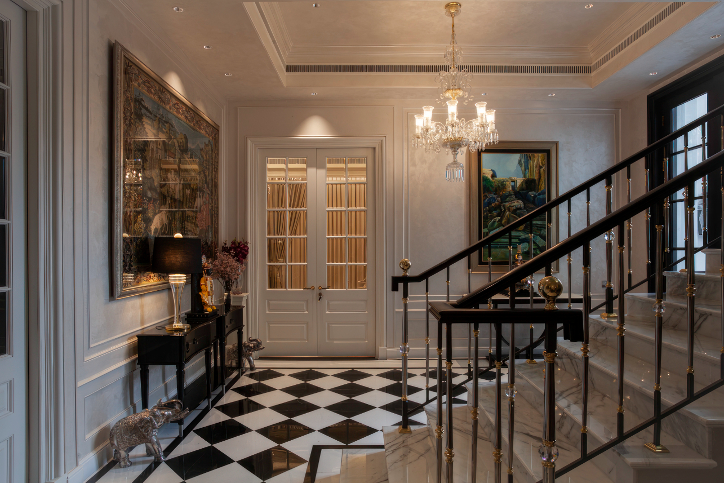 This Classical Delhi House Reflects Grandeur And Elegance | Fab Studio