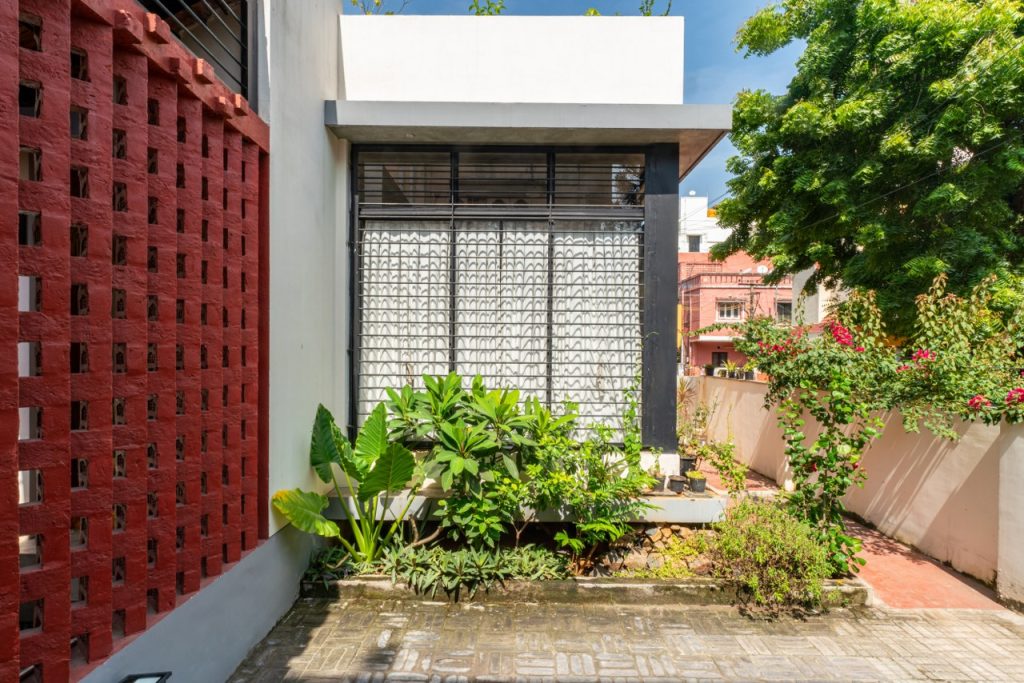 traditional courtyard house