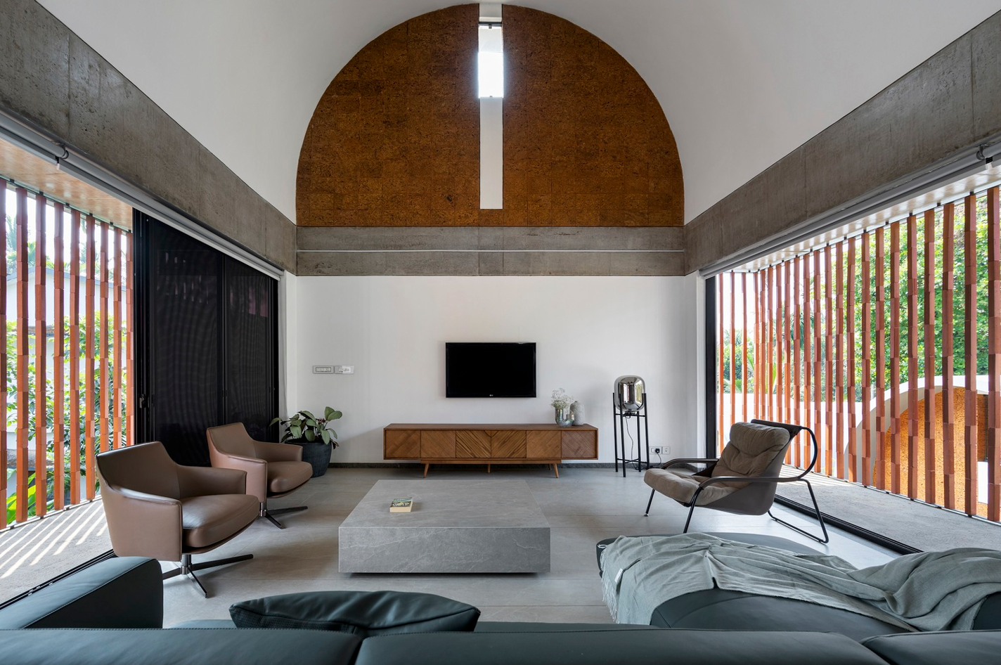 A Kerala Modern House Design Featuring Climate-Responsive Strategies ...
