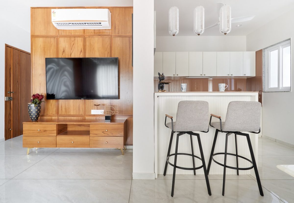 View of This Luxury House Interior Proves Subtle Tones Radiate Elegance ...