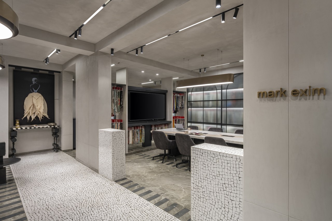 Interior Design Of Office Space Blends Operations With An Immersive ...