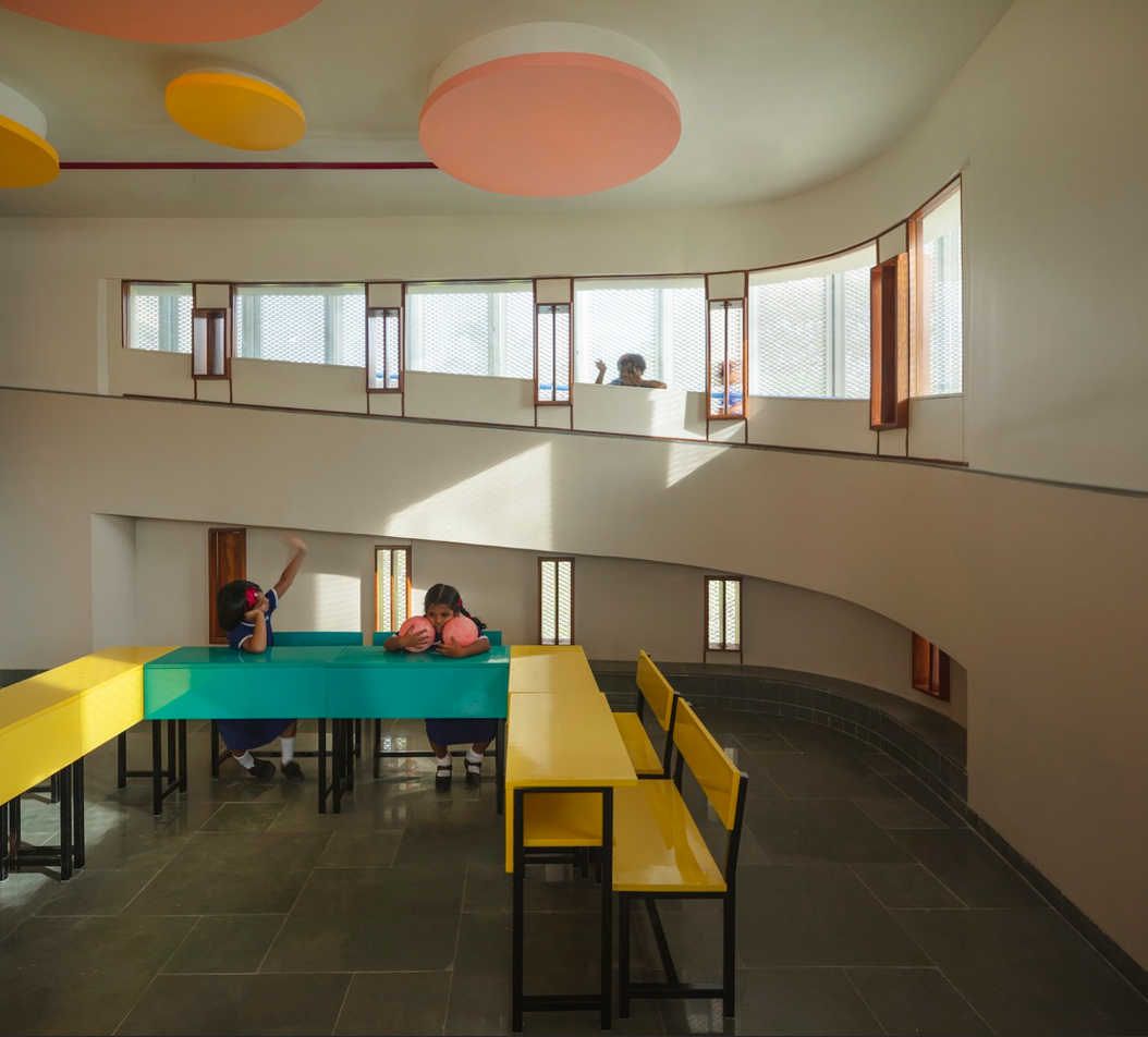 This Mumbai-School Fosters Exploration With Colorful Interior Designs ...