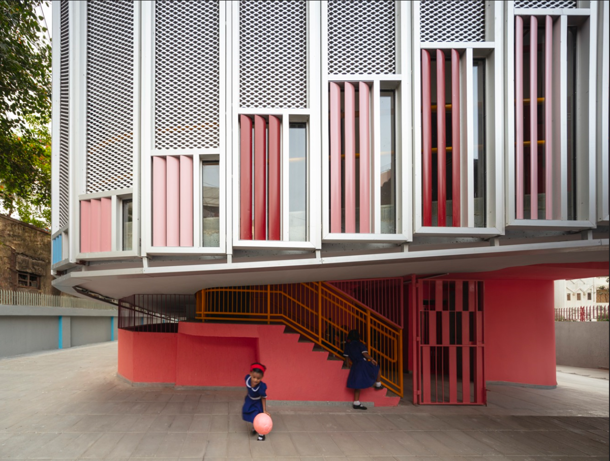 This Mumbai-School Fosters Exploration With Colorful Interior Designs ...