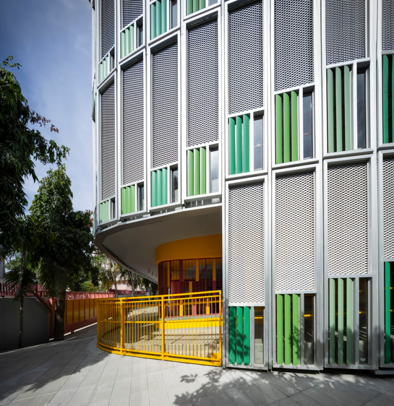 This Mumbai-School Fosters Exploration With Colorful Interior Designs ...