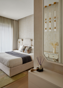 Organic Modern Interior Design in The House of Contours Embraces ...