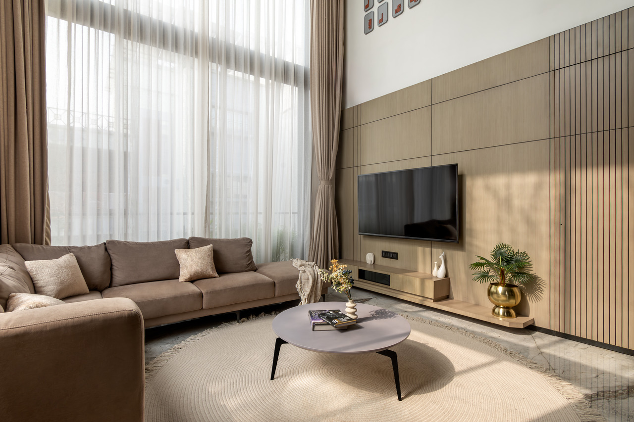 View of This Contemporary Architecture Home Balances Modern Expression and ...