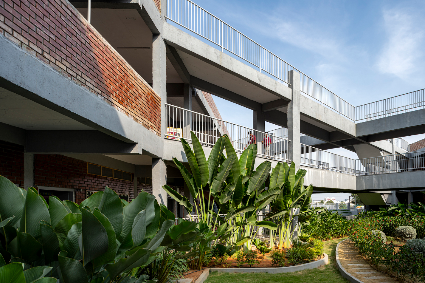 This School Design Fosters Community and Innovation In Education ...