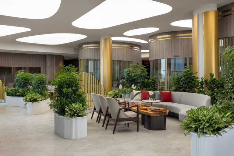 Spatial Experience and Innovation Come Alive in This Luxury Commercial