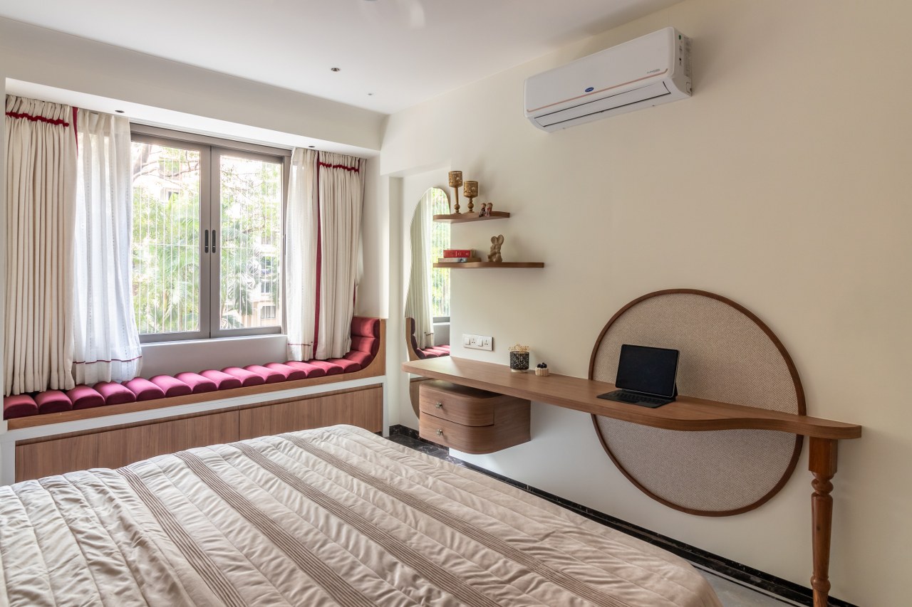 Indian Traditional Interior Designs Add Elegance with Antique Details ...