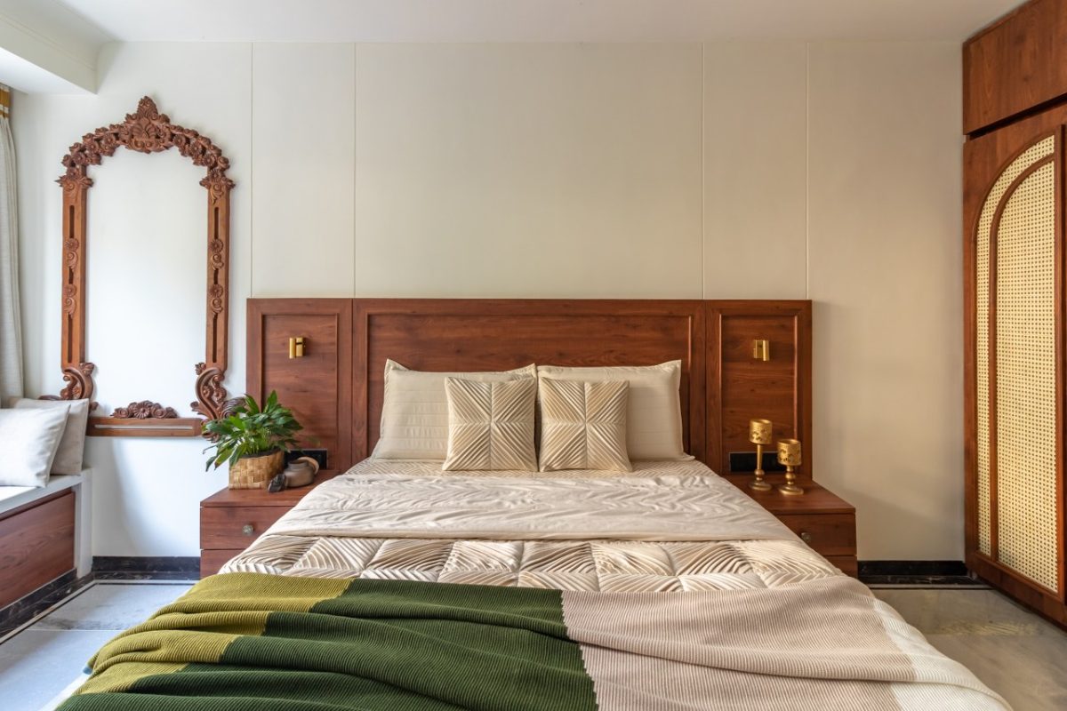 Indian Traditional Interior Designs Add Elegance with Antique Details ...