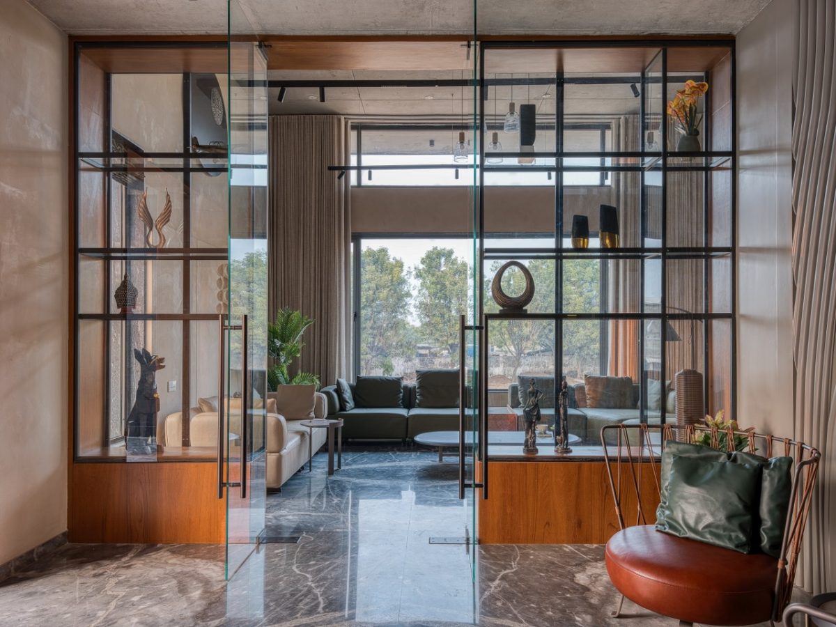 This Villa House Layout Embraces Openness And Structure | Pathway ...