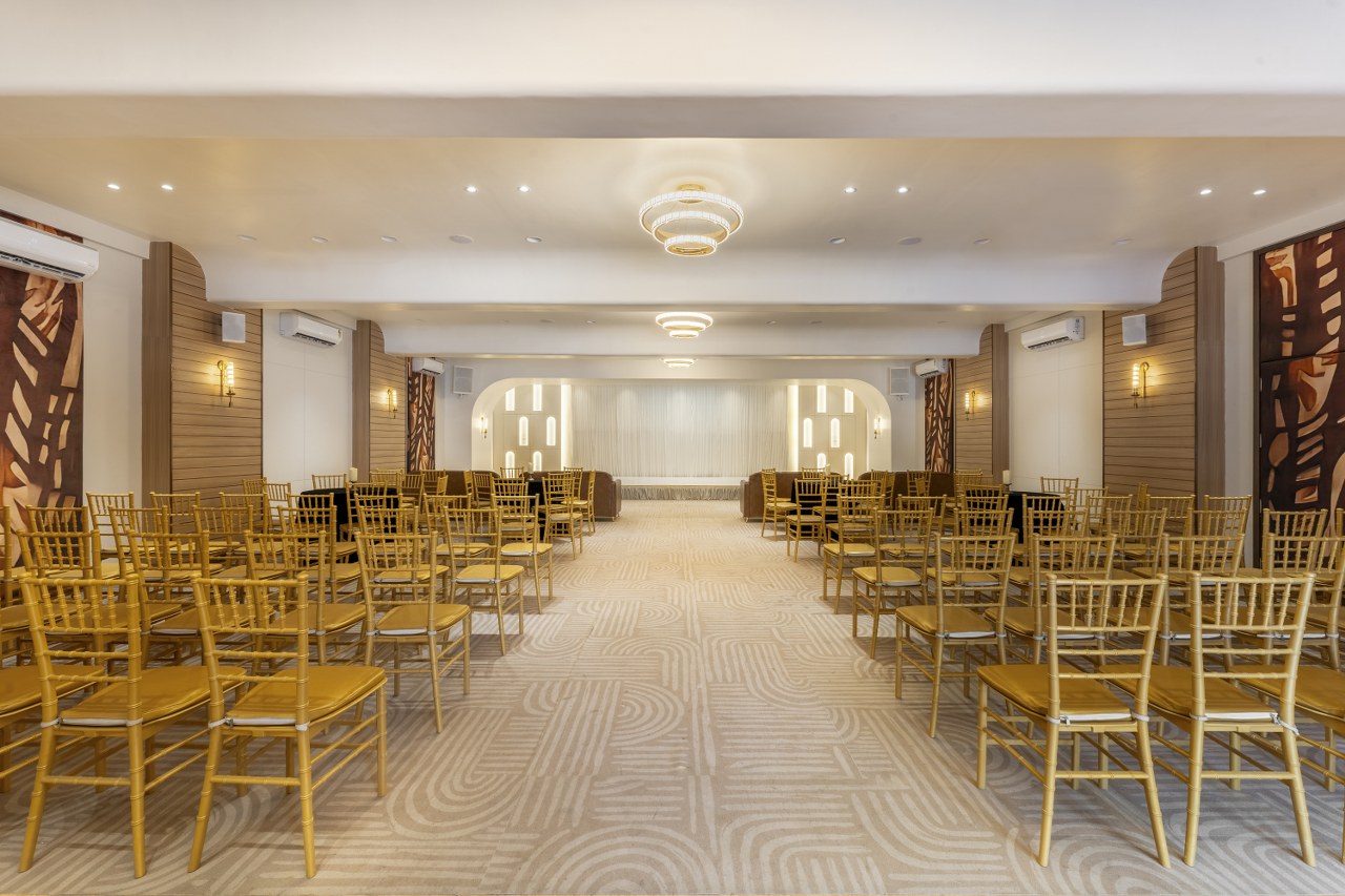 This Banquet Hall Interior Design Blends Luxury, Warmth, And ...
