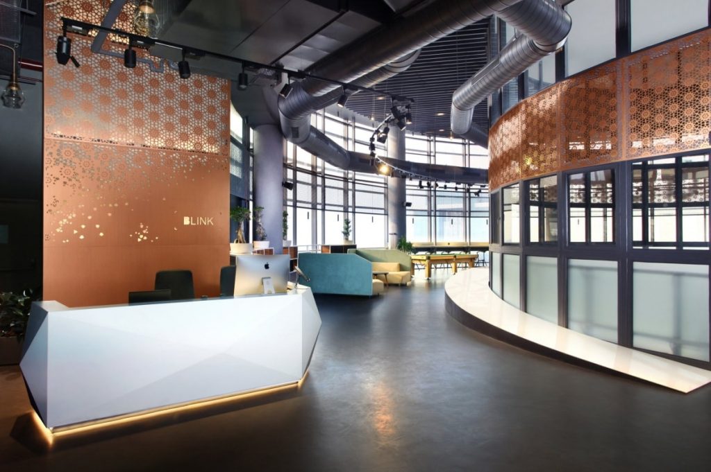 glass wall partition