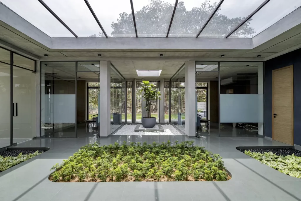 glass wall partition