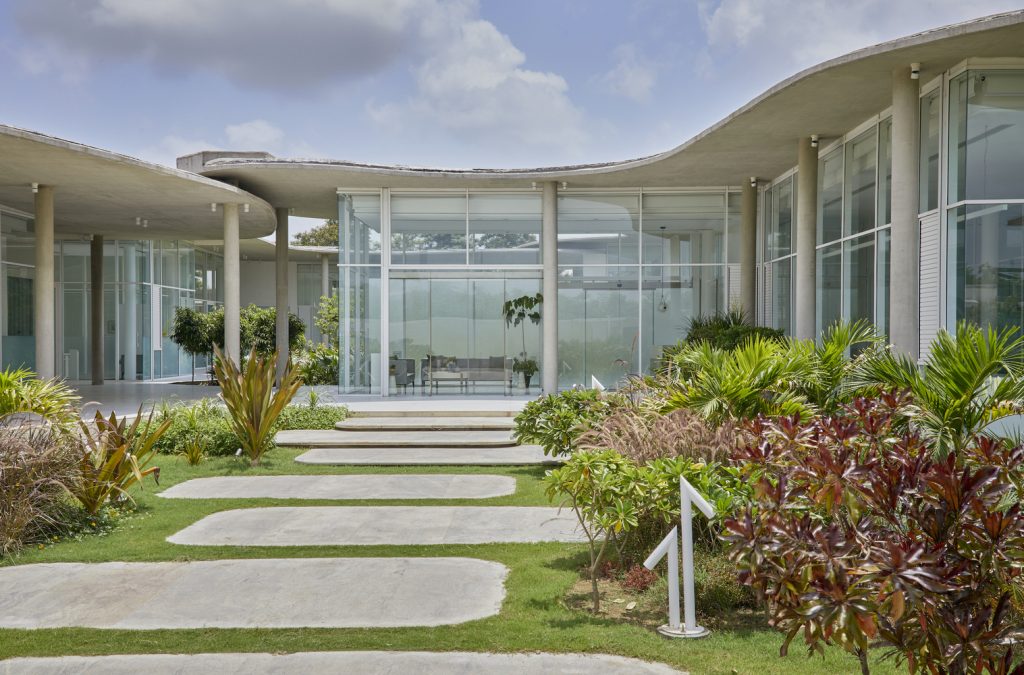glass wall partition