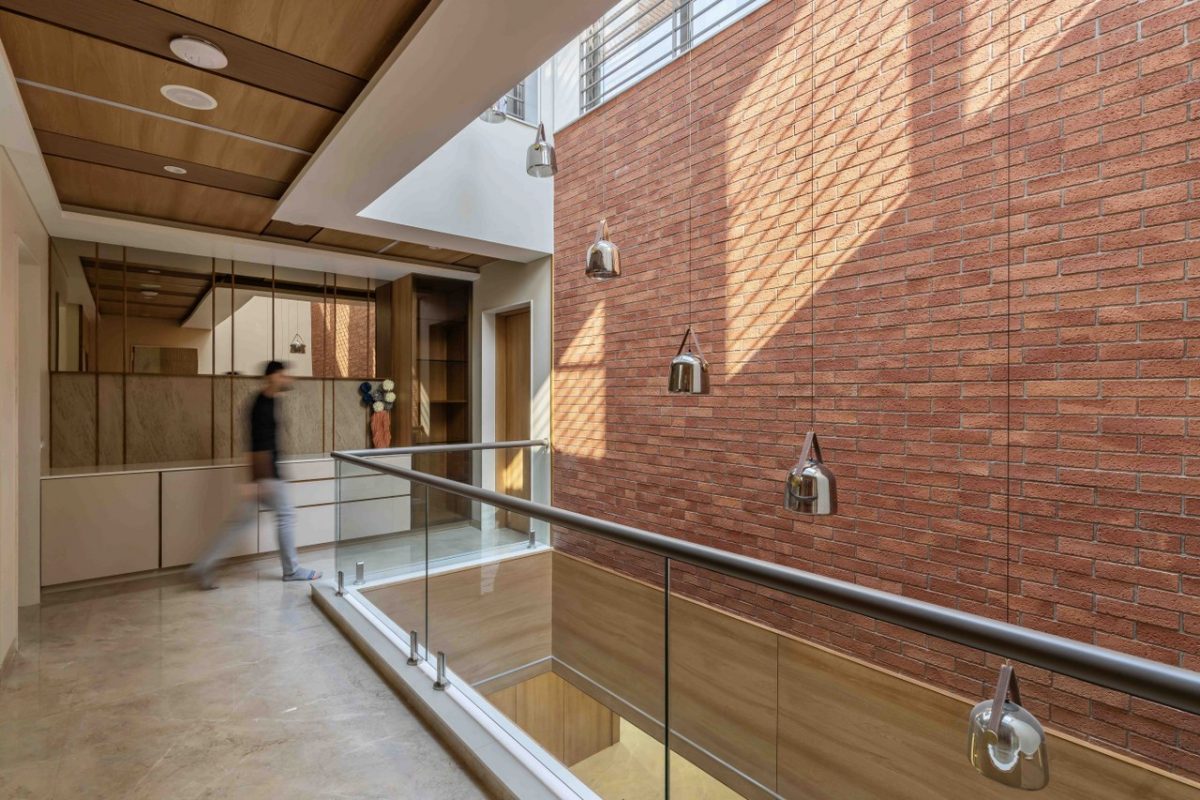 Modern Bungalow House Blends Luxury With Nature | Prashant Parmar ...