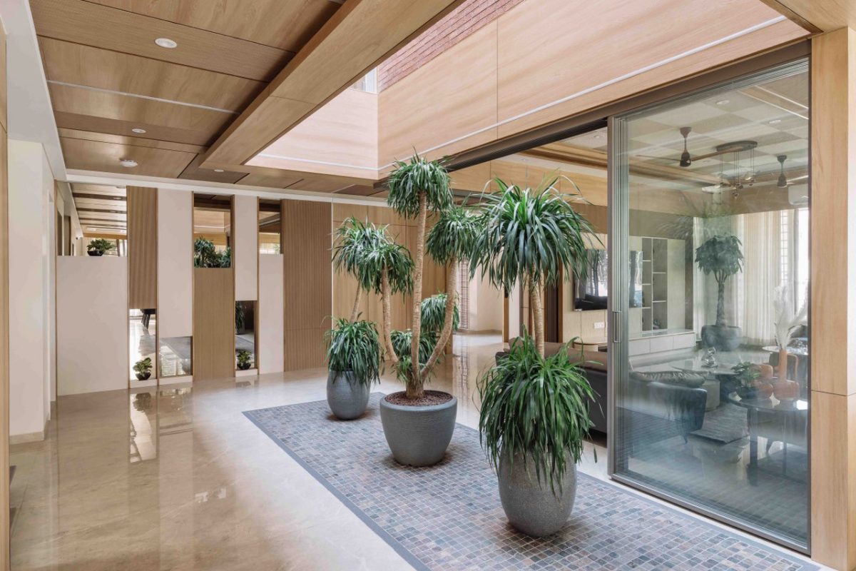 Modern Bungalow House Blends Luxury With Nature | Prashant Parmar ...