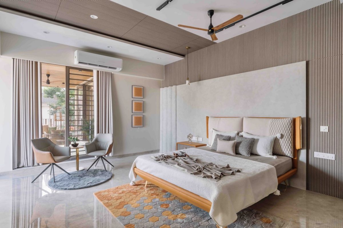 Modern Bungalow House Blends Luxury With Nature | Prashant Parmar ...