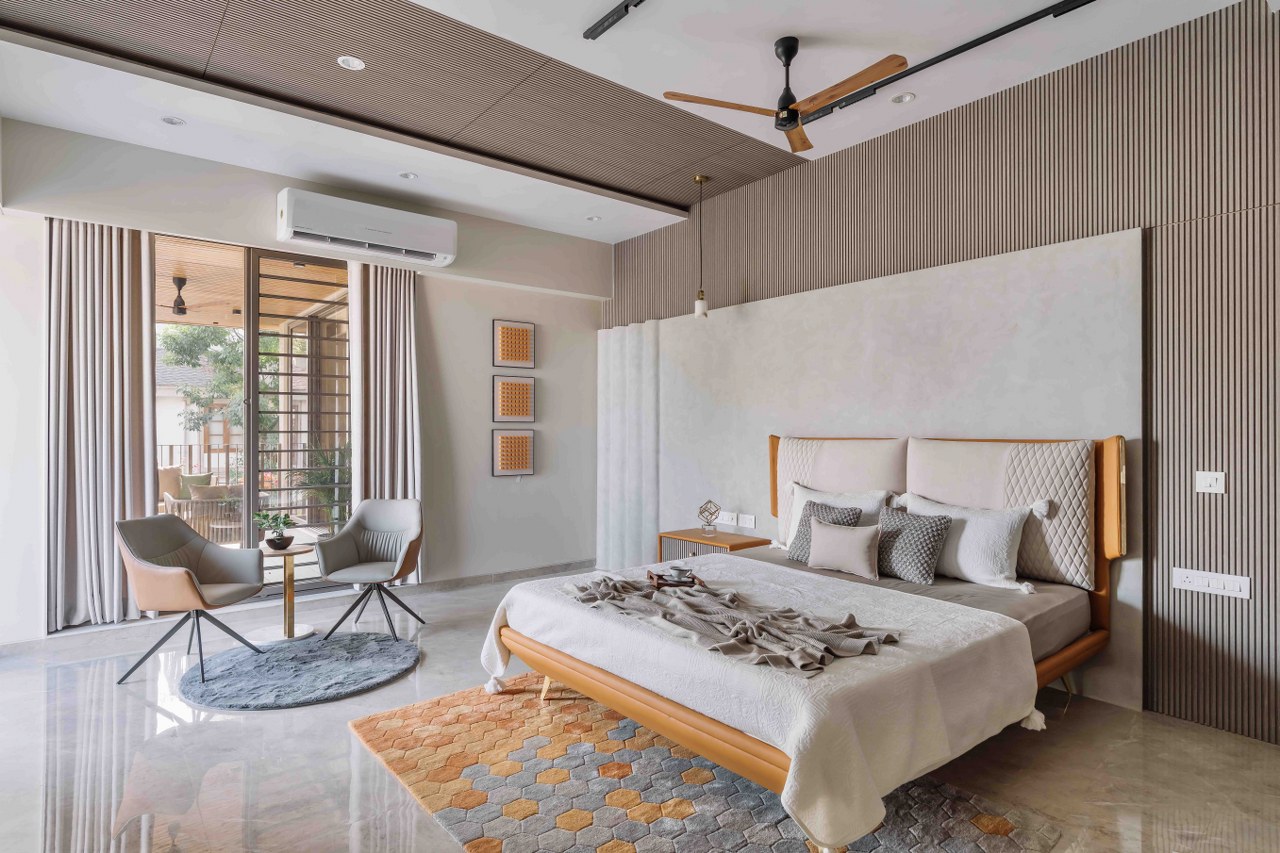 Modern Bungalow House Blends Luxury With Nature | Prashant Parmar ...