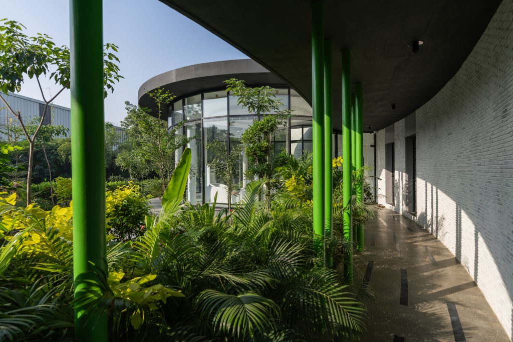 curved building | Ace Associates