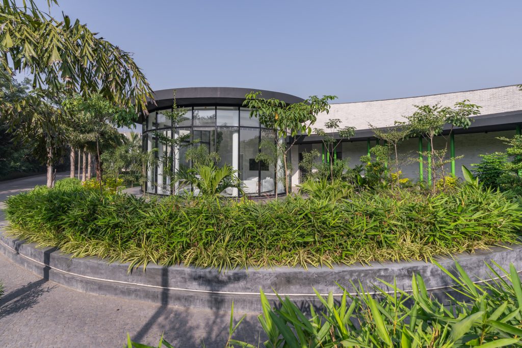 curved building | Ace Associates
