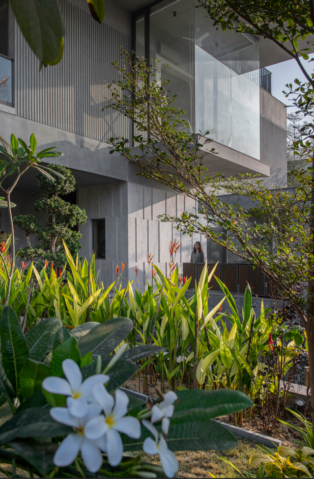 contemporary style architecture