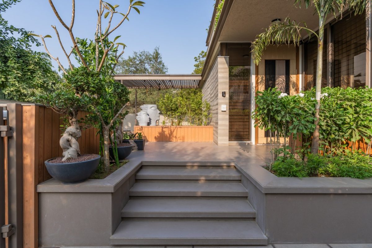 Visamo is An Expression of Luxury Modern Bungalow Design | Prashant ...