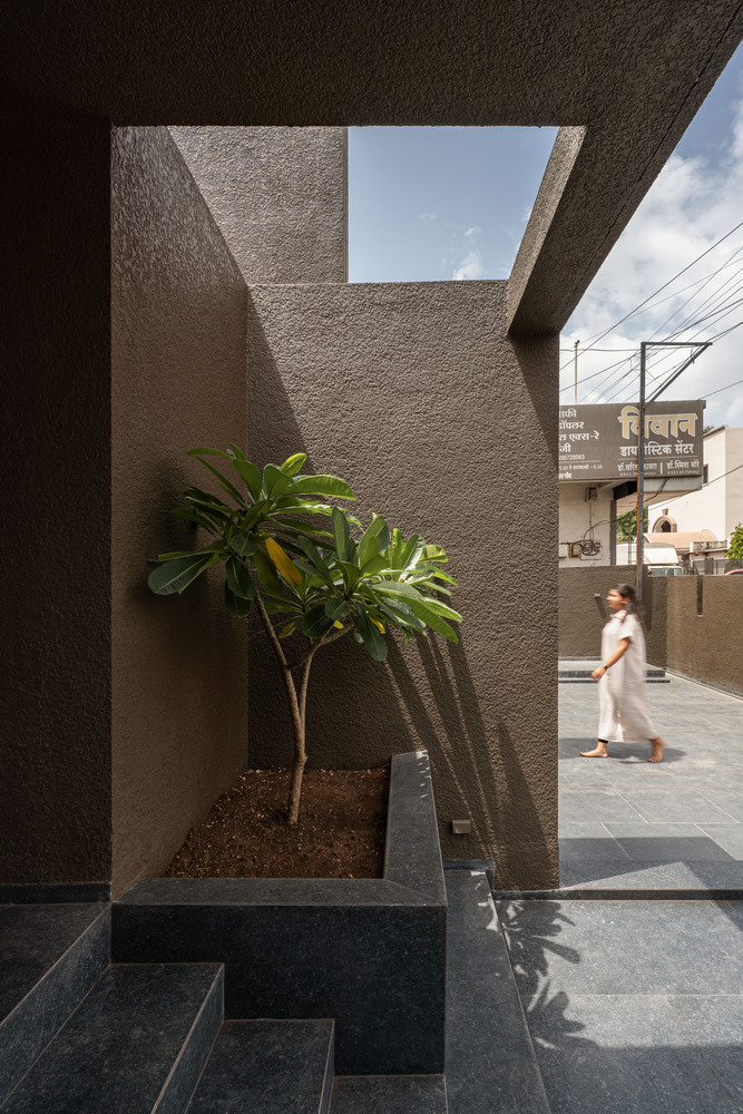 H shape house