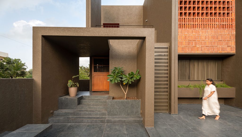 H shape house