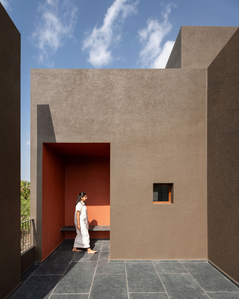 H shape house
