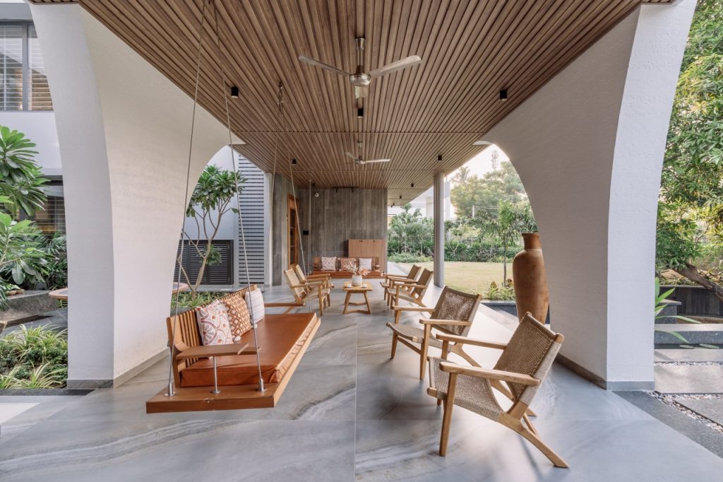 Contemporary Courtyard House