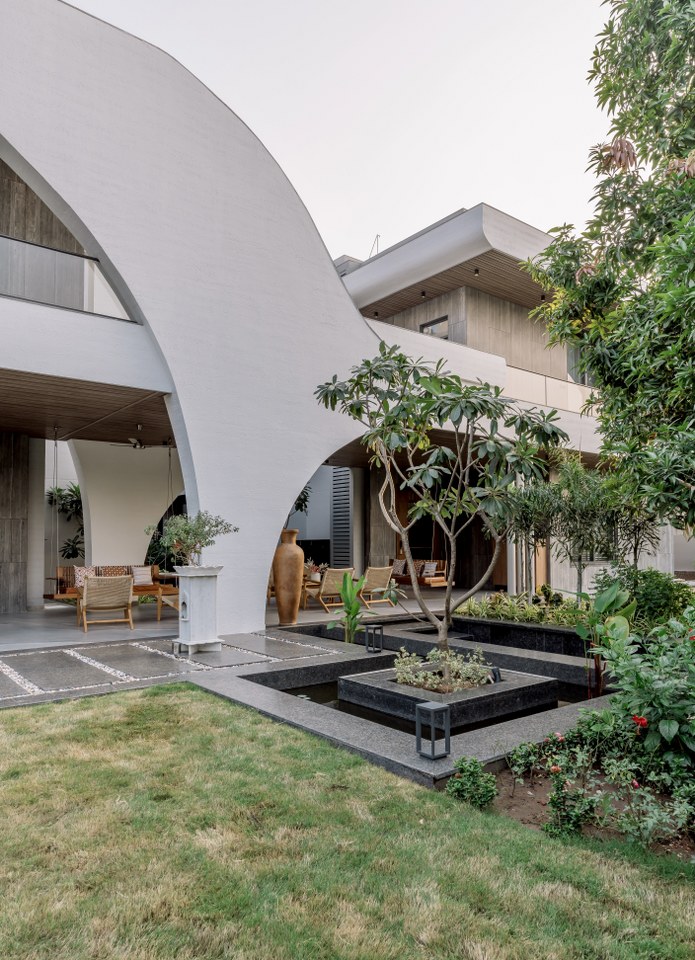 Contemporary Courtyard House