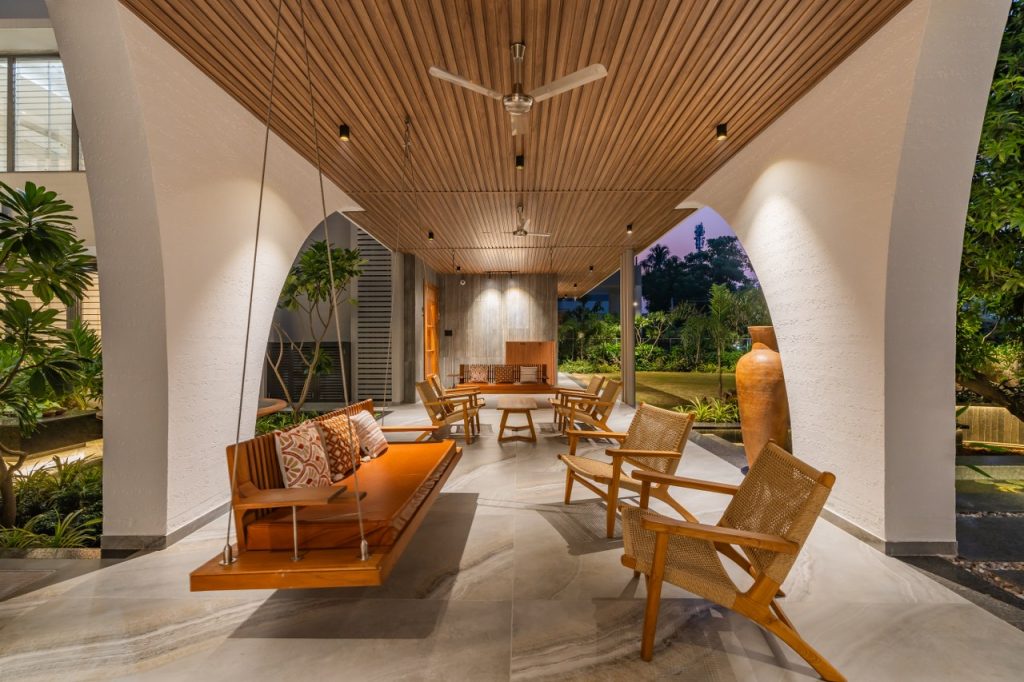 Contemporary Courtyard House