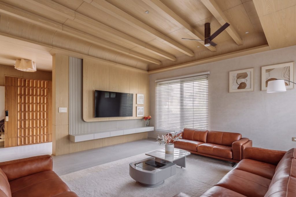 Contemporary Courtyard House