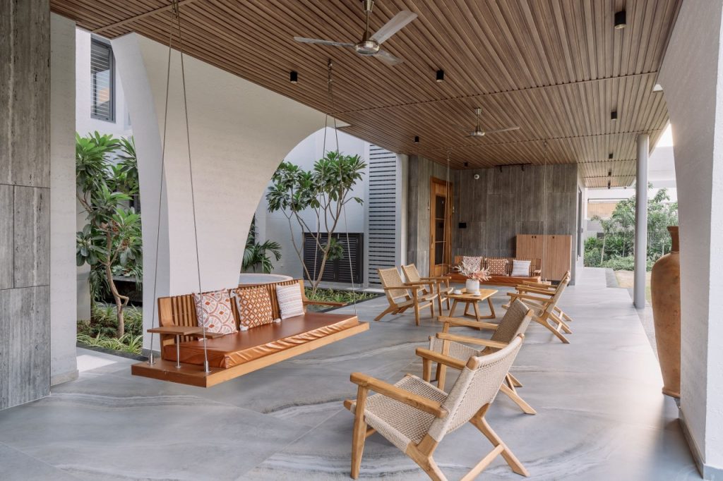 Contemporary Courtyard House
