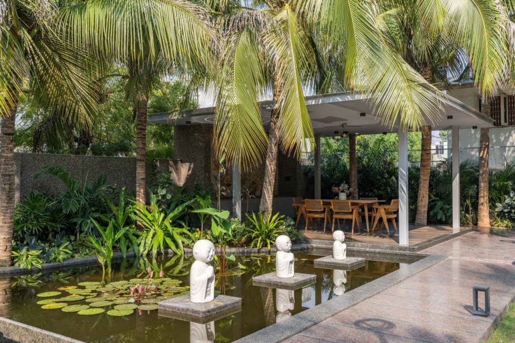 Contemporary Courtyard House