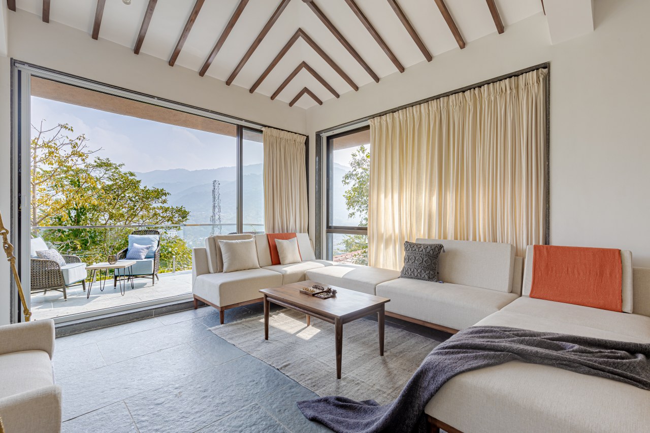 This Cozy Retreat Seamlessly Blends Nature and Architecture | Volume Design