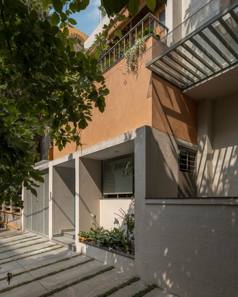 load-bearing house