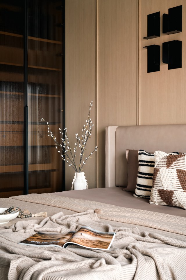 neutral tone colors