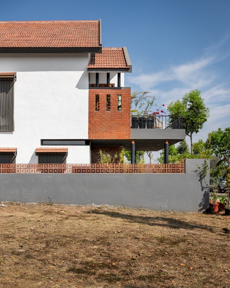 Compact Home