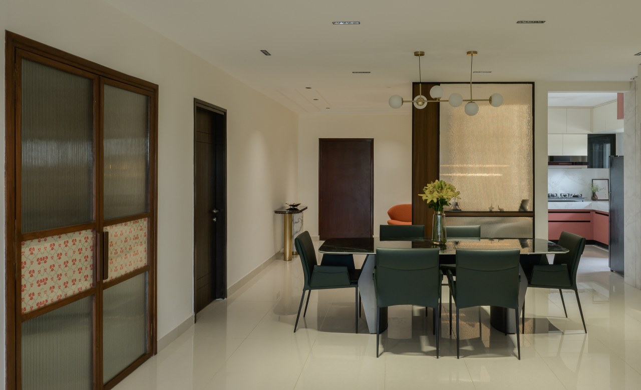 Neutral Tones Adorn this Minimal Home To Define a Warm, Inviting Space ... - Neutral Tones For A Balanced Space