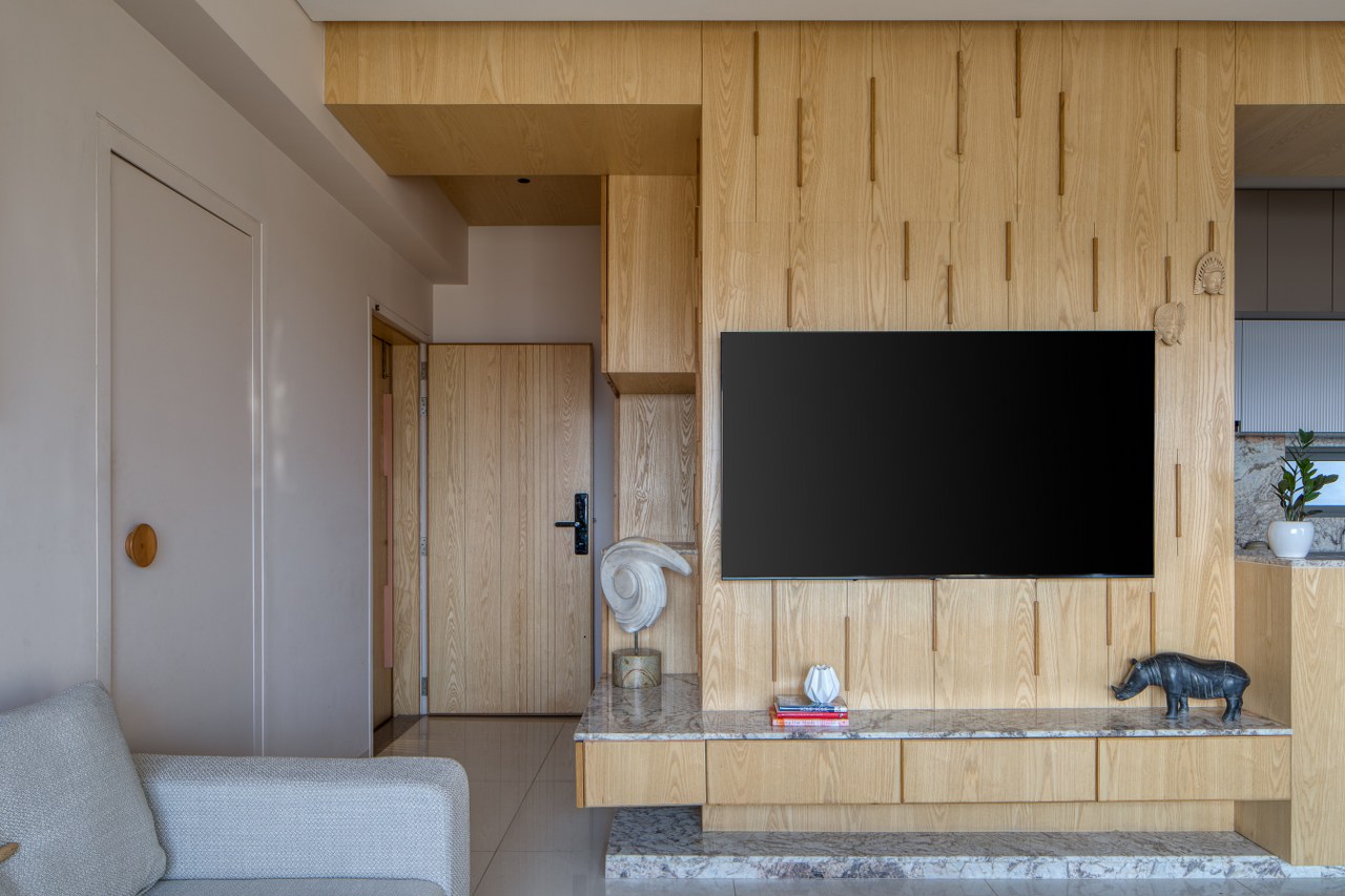 This Apartment with Wood Interior Design Celebrates Intricate ...