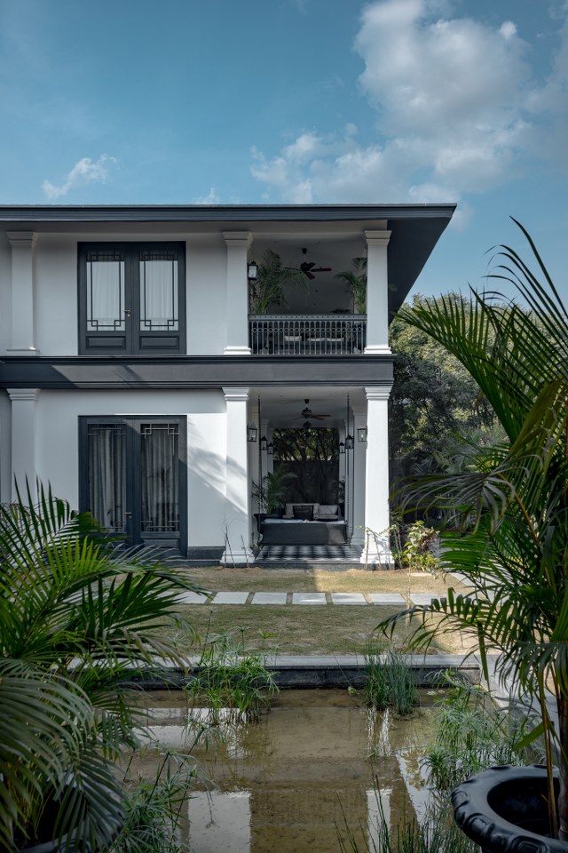 colonial house