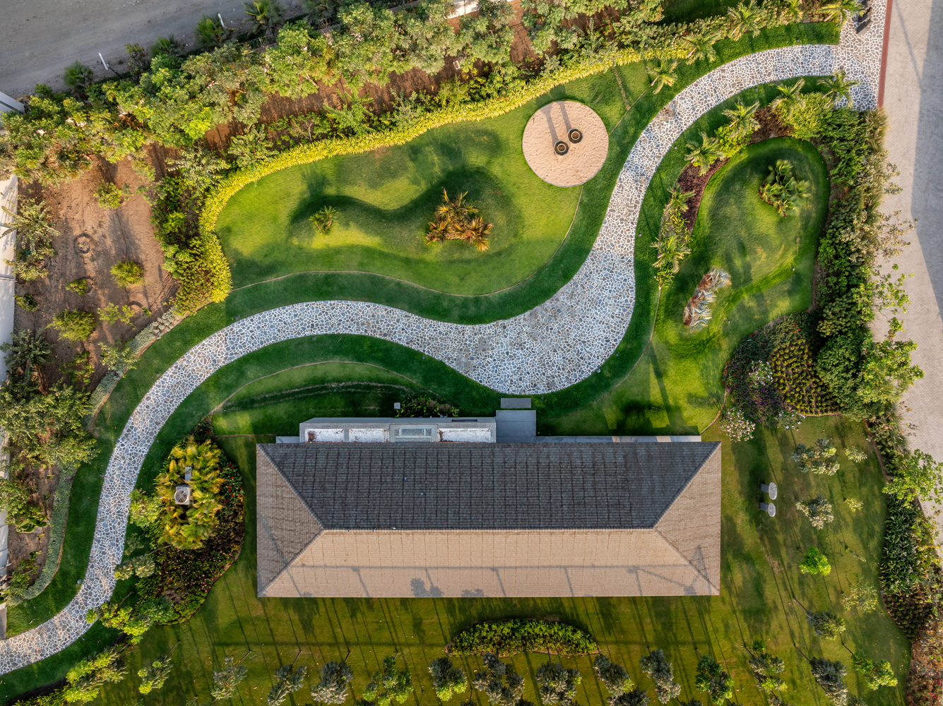 Natural Textures And Materials Stand out In This Grounded Farmhouse ...