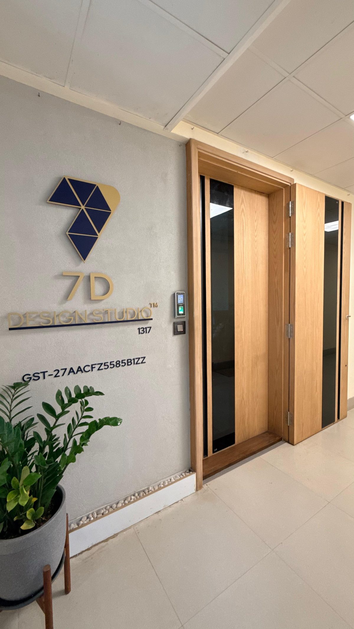 The Spatial Layout Of This Studio Narrates A Living And Breathing Story ...