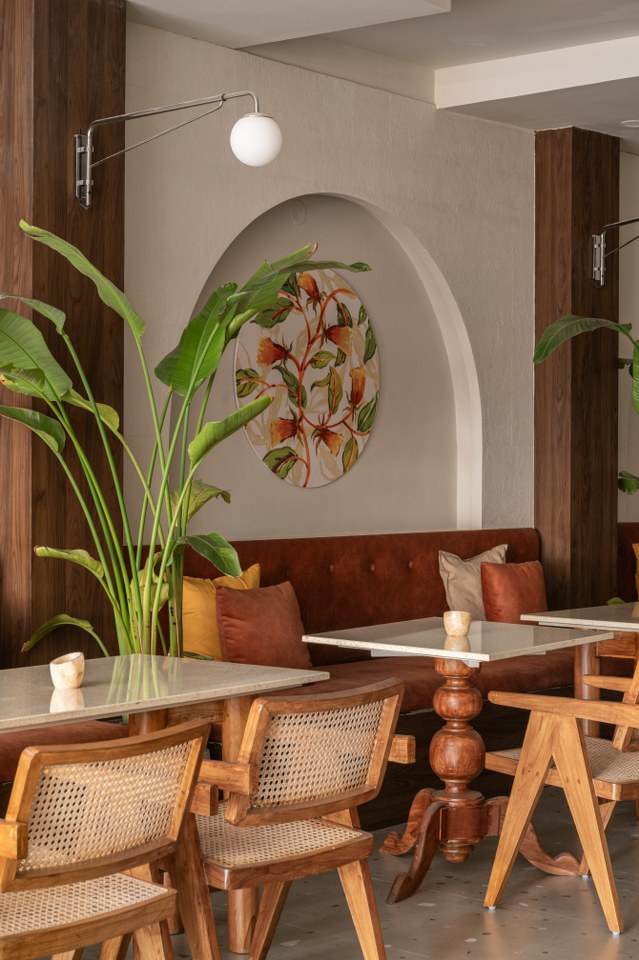 quiet cafe