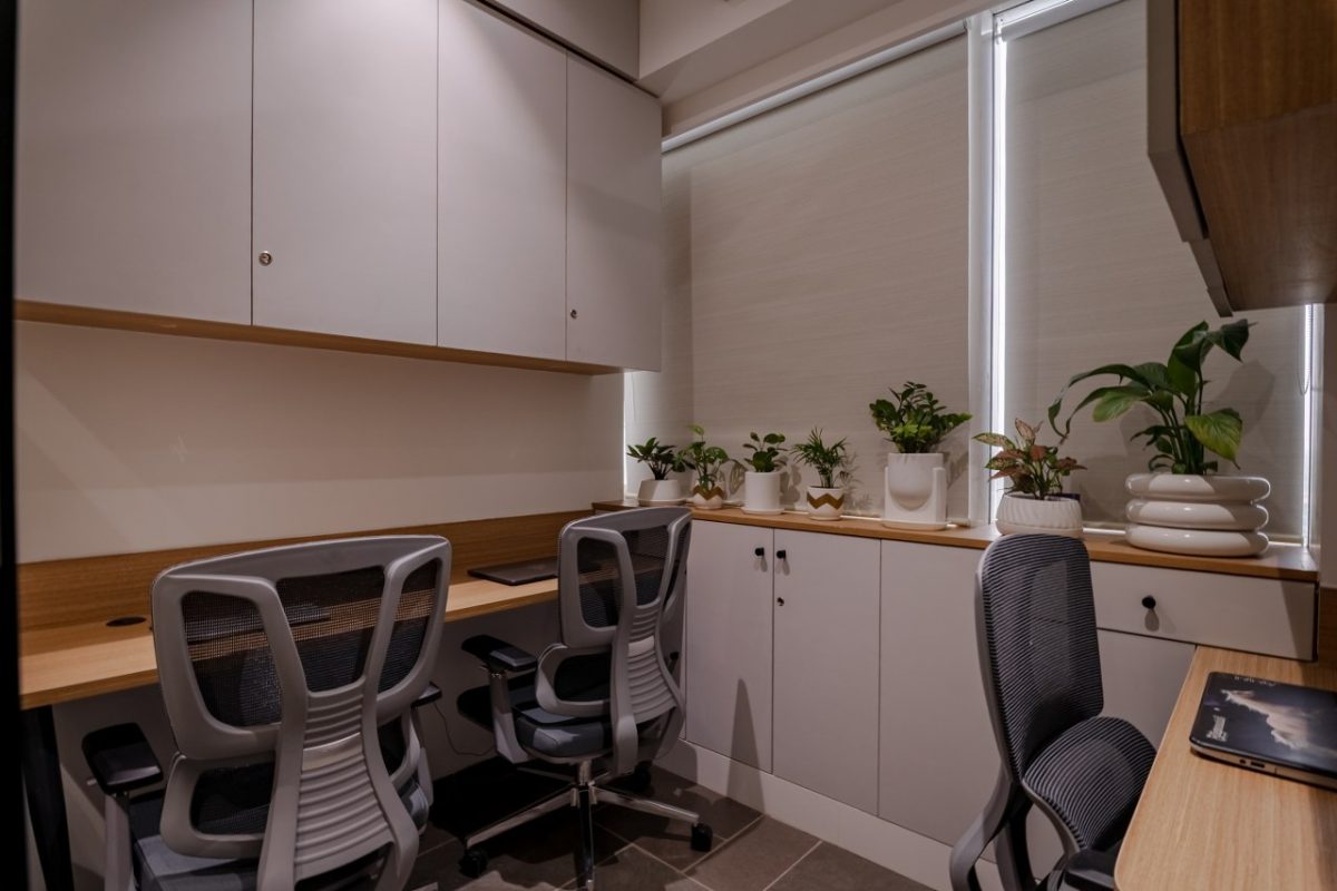 The Spatial Layout Of This Studio Narrates A Living And Breathing Story ...