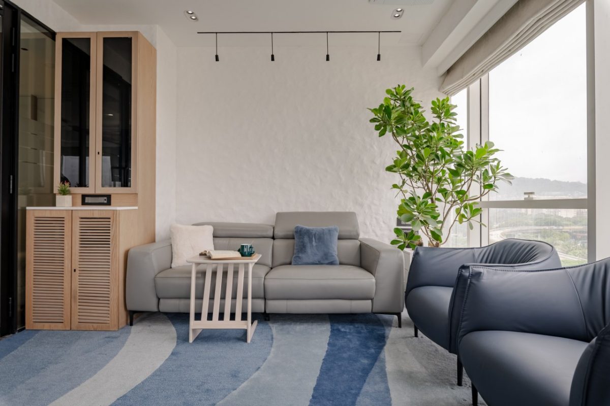 The Spatial Layout Of This Studio Narrates A Living And Breathing Story ...